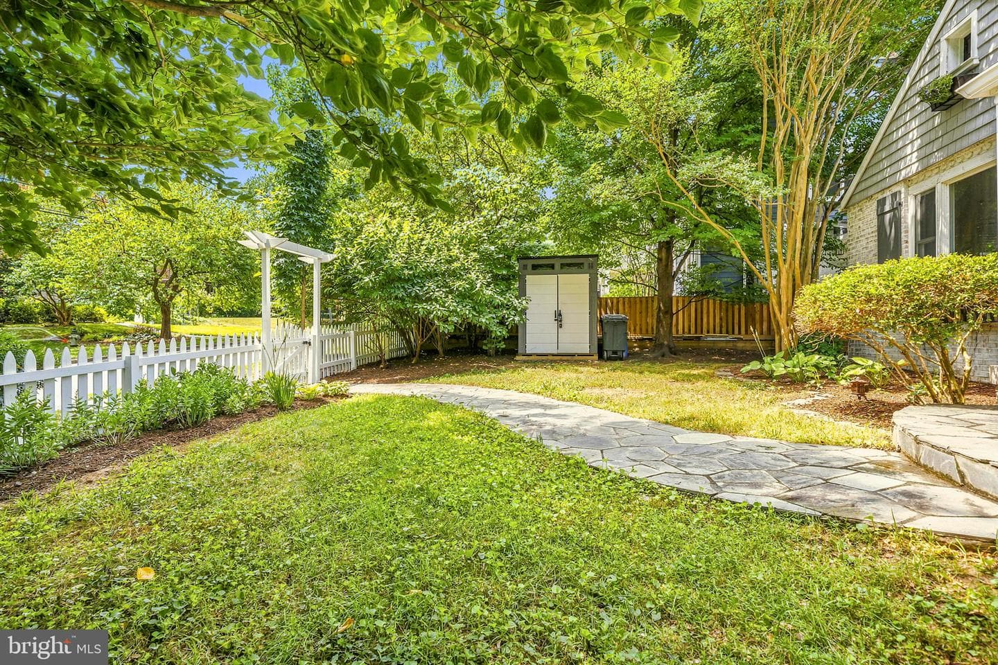 705 Bonifant Street photo 4