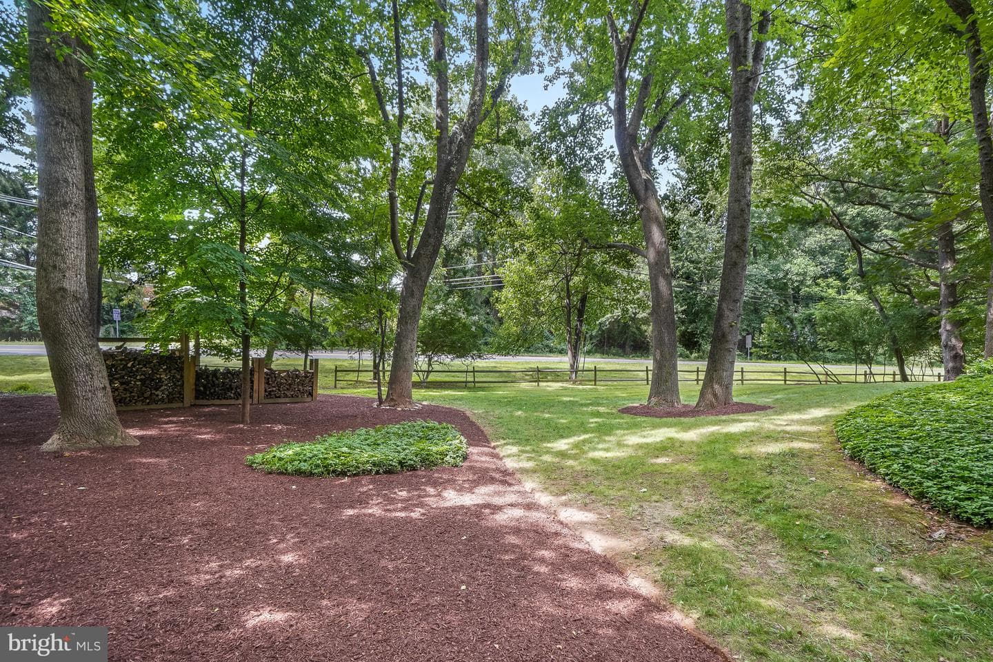 11701 Beekman Place photo 40