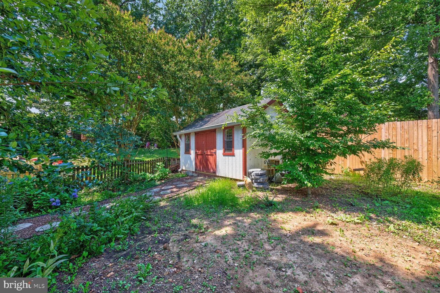 220 Thistle Drive photo 30