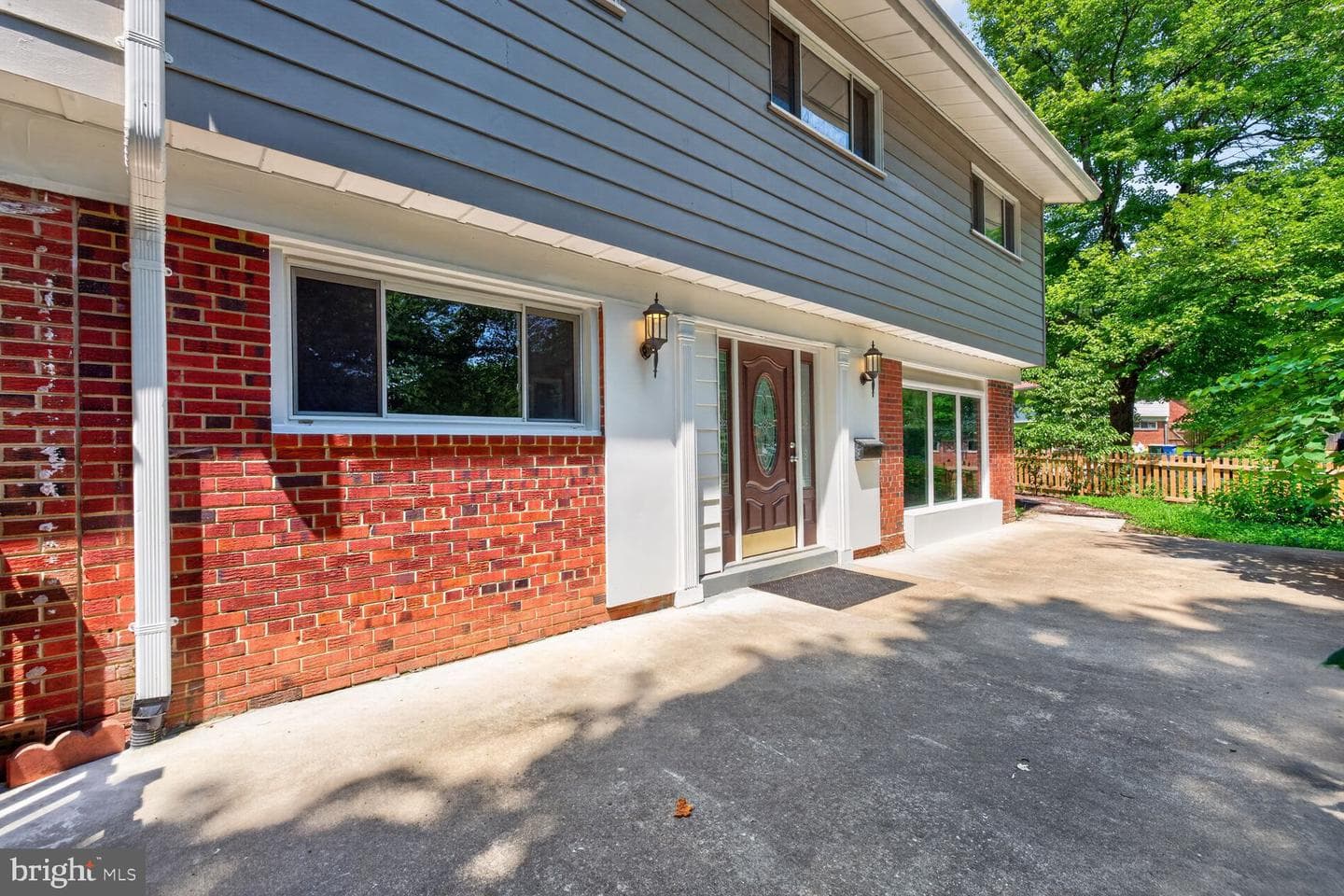 220 Thistle Drive photo 4