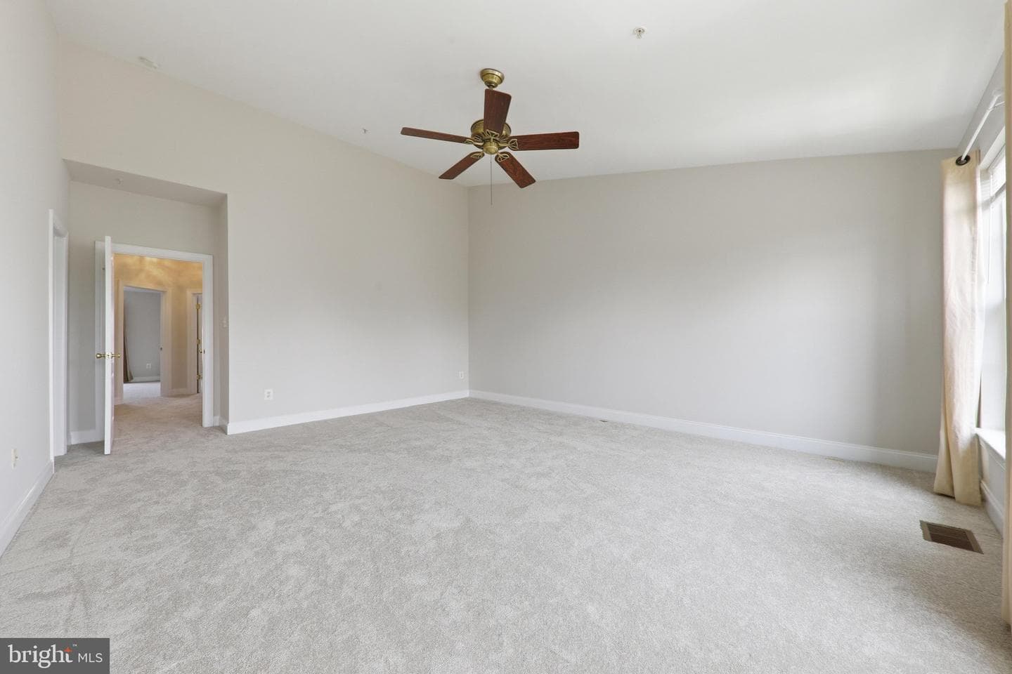 152 Mill Green Avenue #200 photo 31