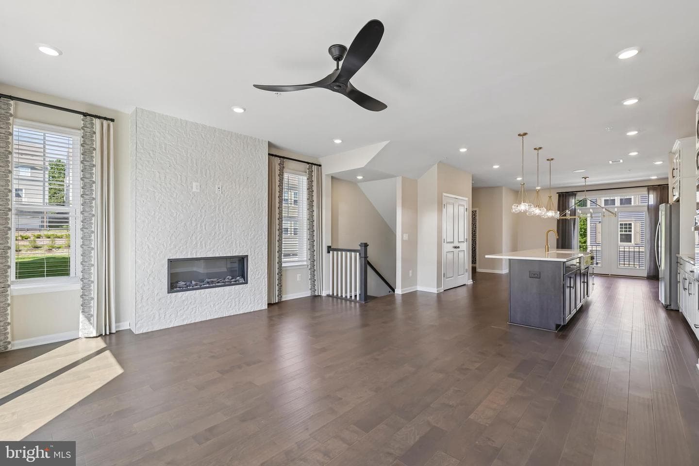 26401 Sir Jamie Terrace photo 11
