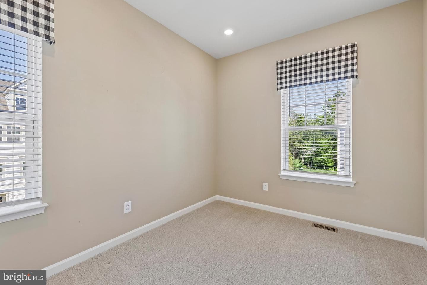 26401 Sir Jamie Terrace photo 31