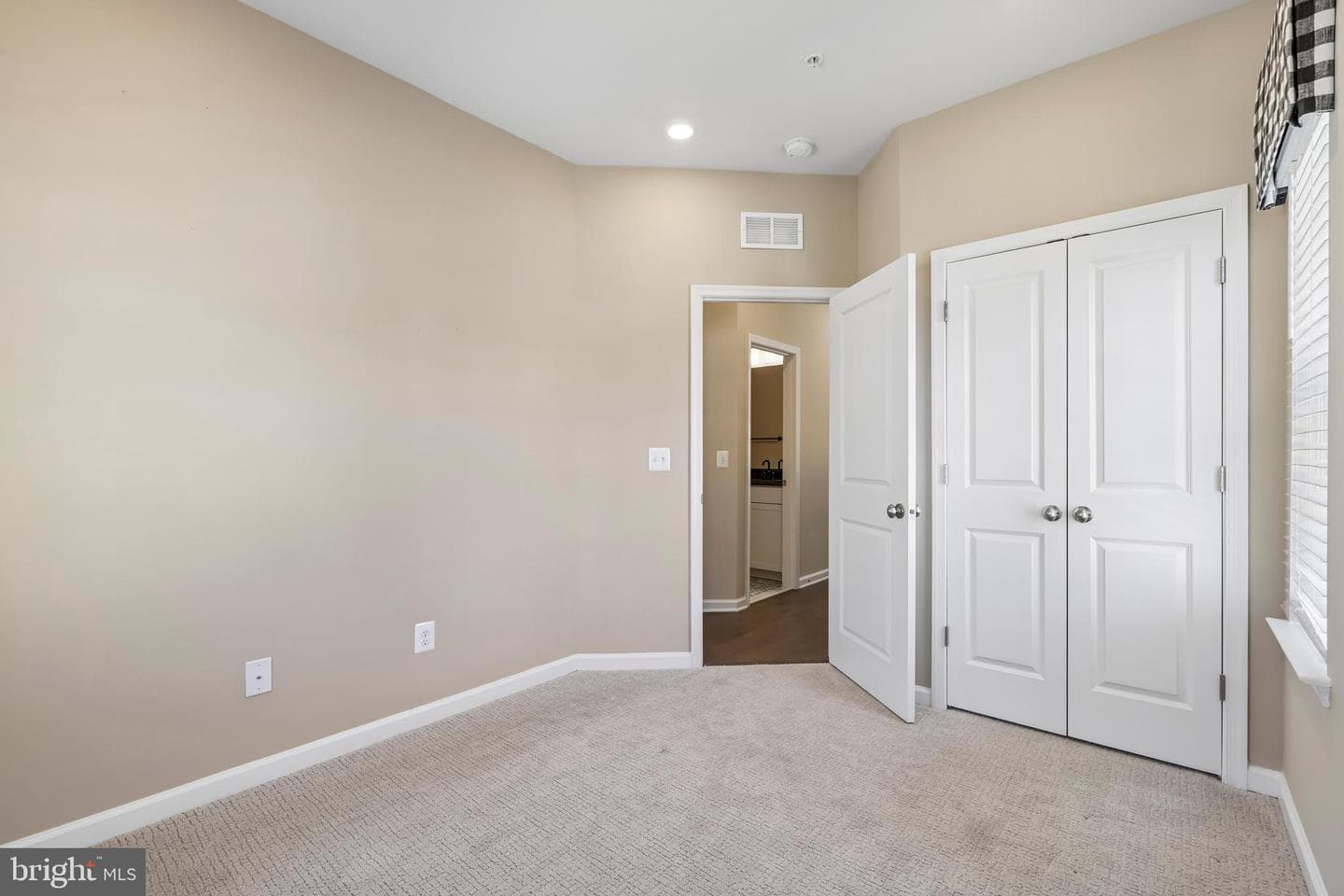 26401 Sir Jamie Terrace photo 32