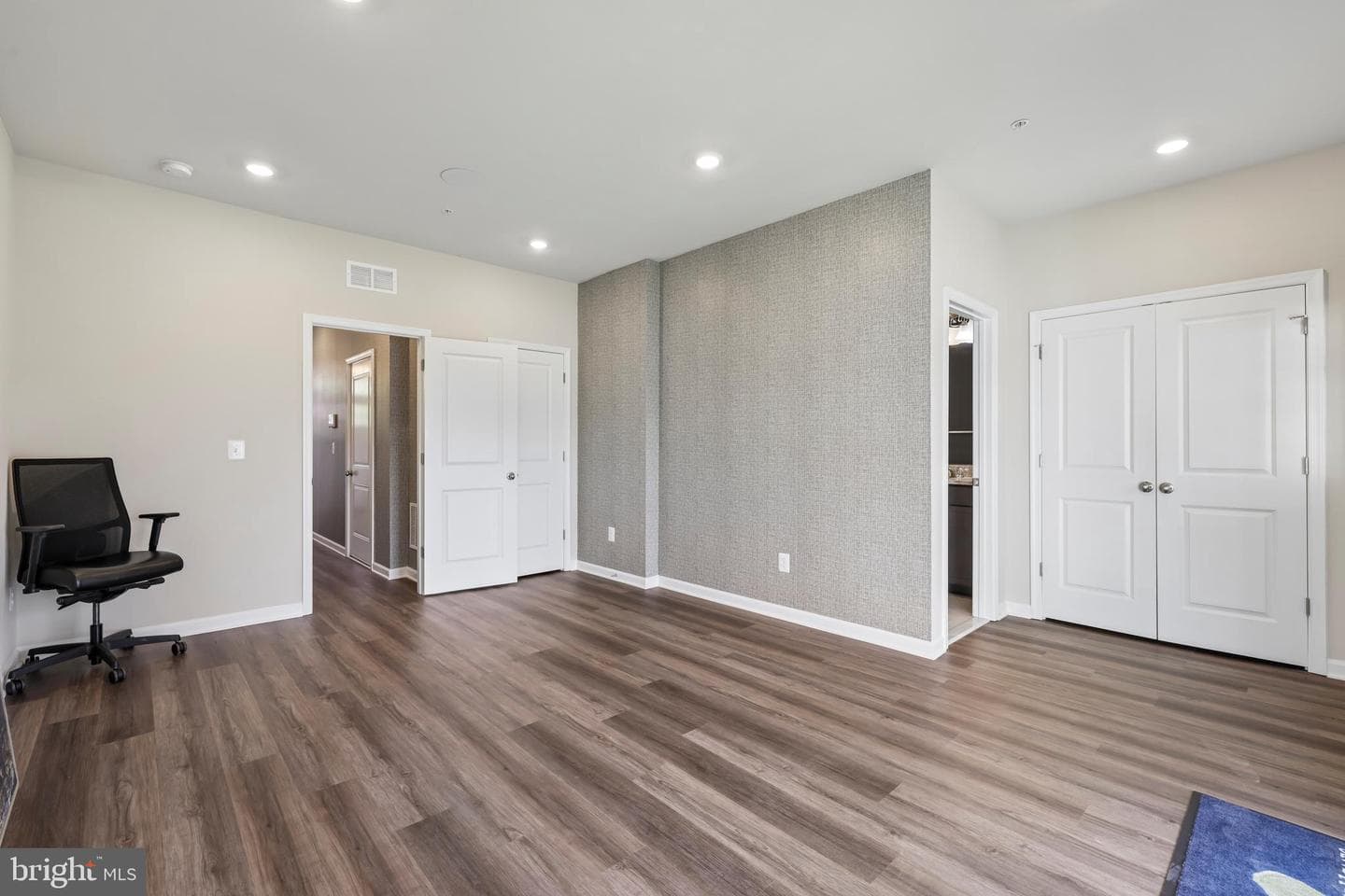 26401 Sir Jamie Terrace photo 38
