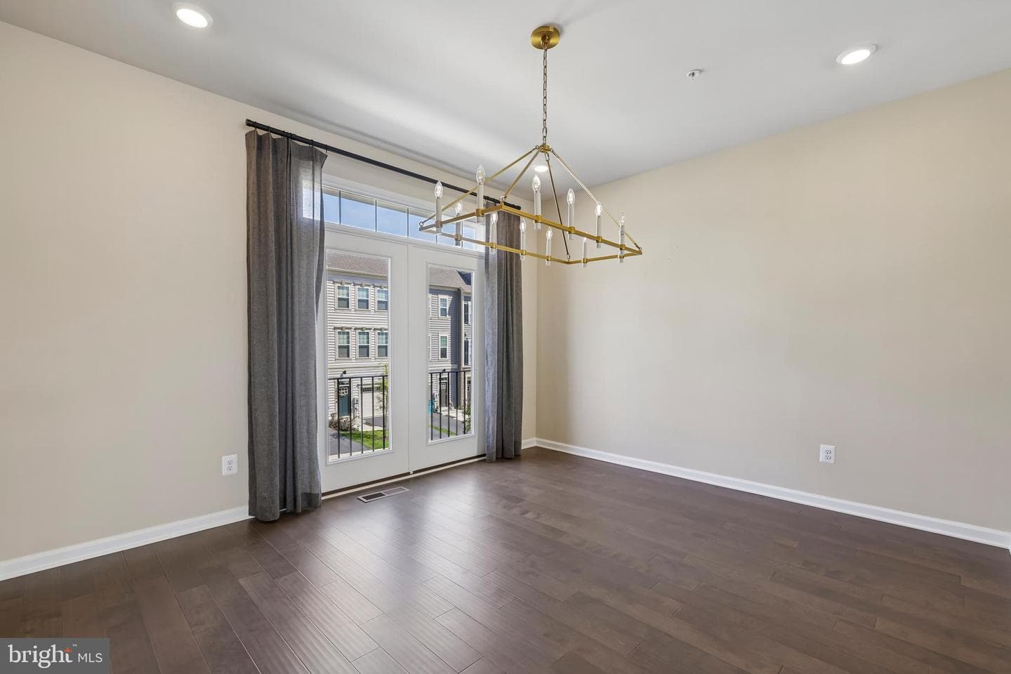 26401 Sir Jamie Terrace photo 4
