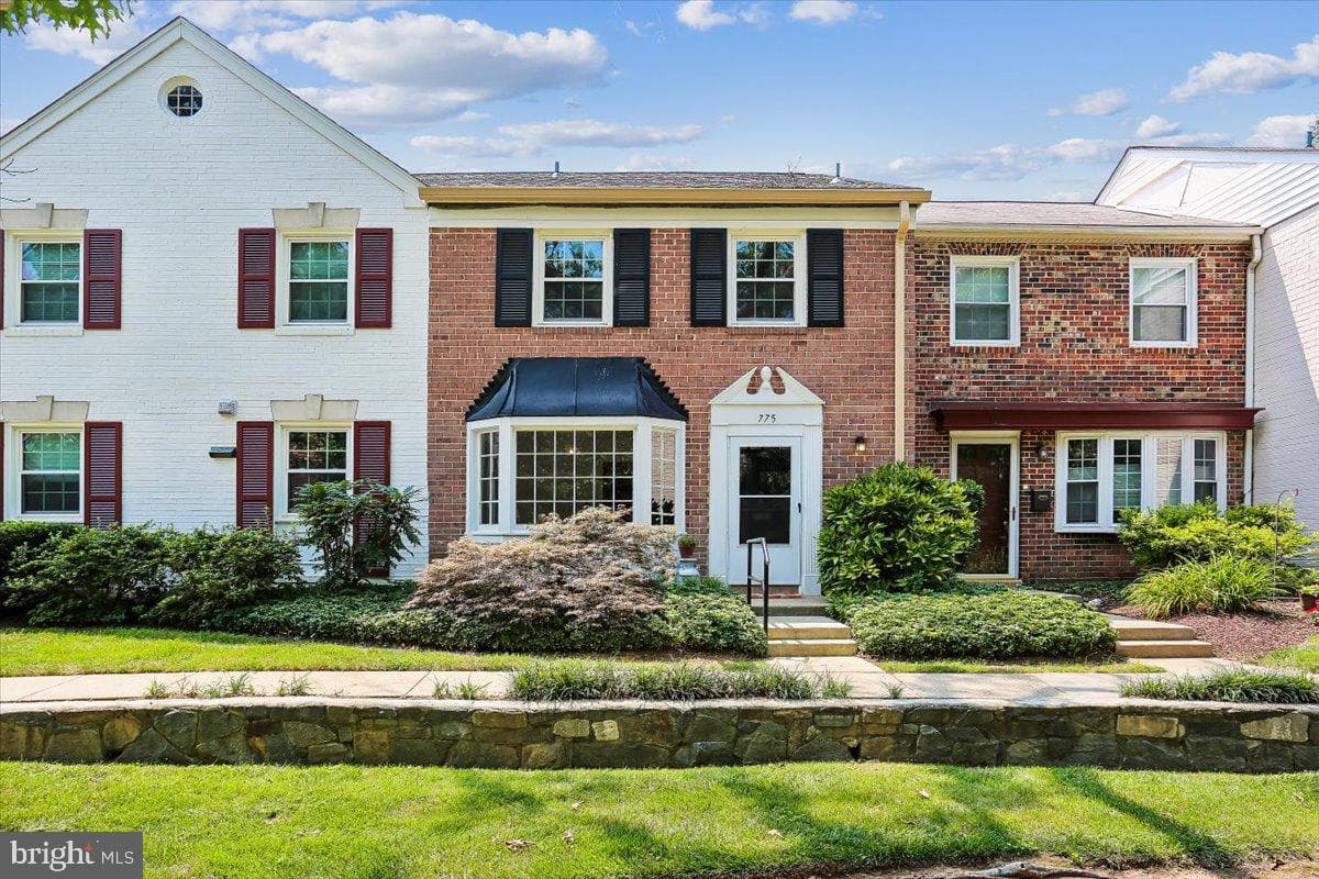 775 Azalea Drive #31-775, Rockville