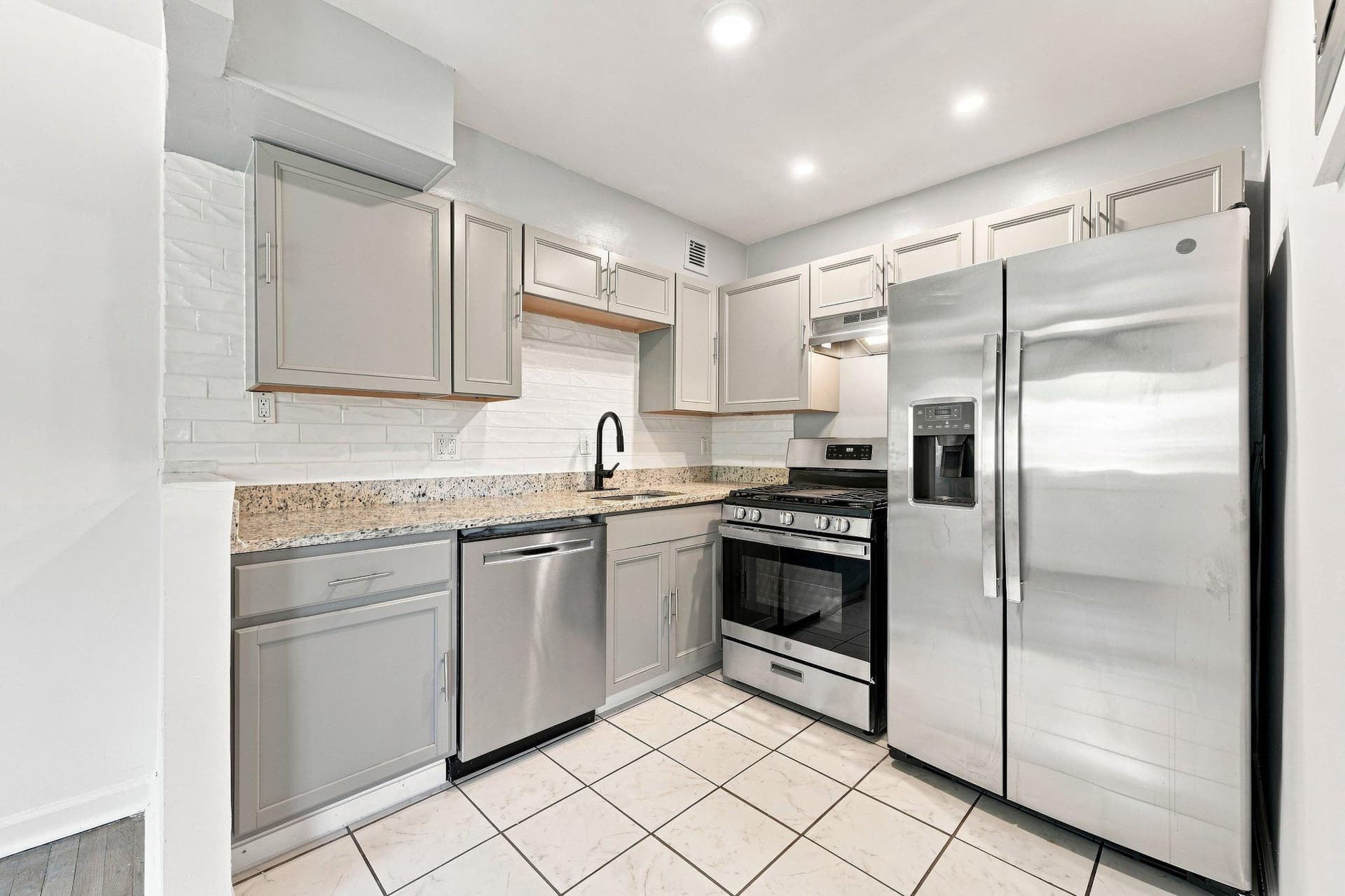 95 E Wayne Avenue #212 photo 10