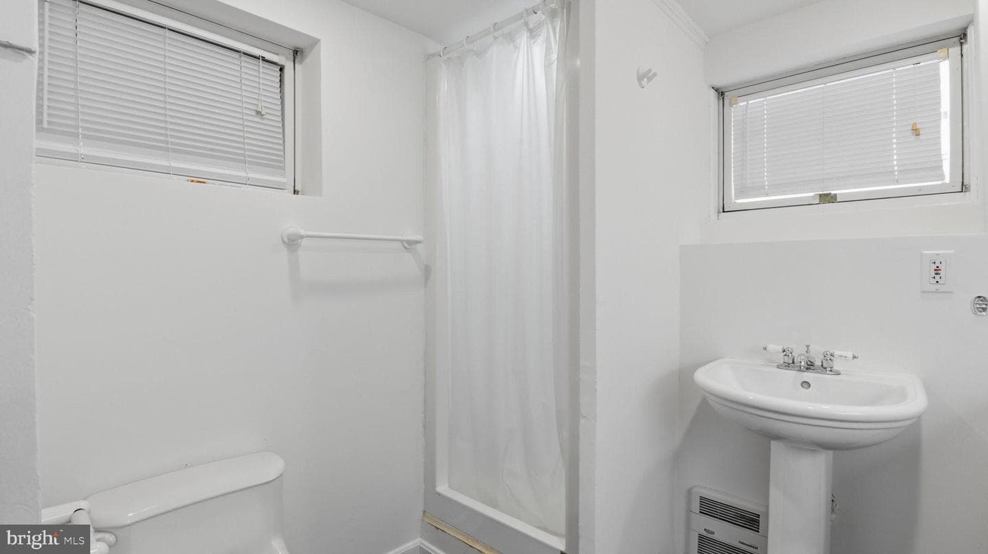 11708 Galt Avenue photo 25