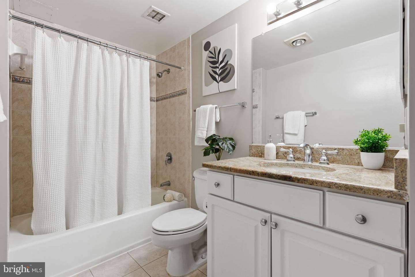 7111 Woodmont Avenue #106 photo 15