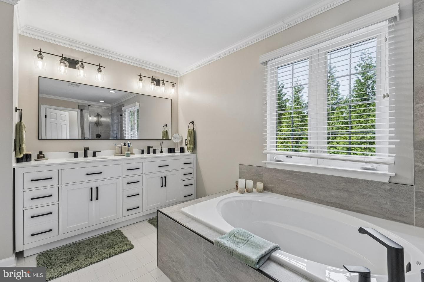 8 Winding Oak Court photo 18