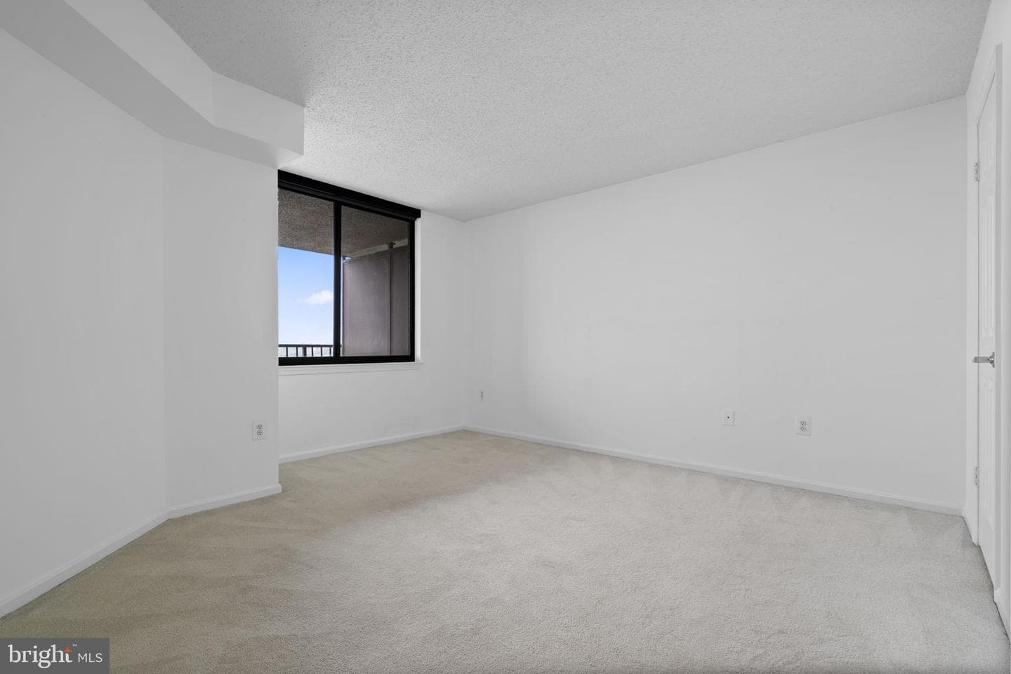 10101 Grosvenor Place #2013 photo 18
