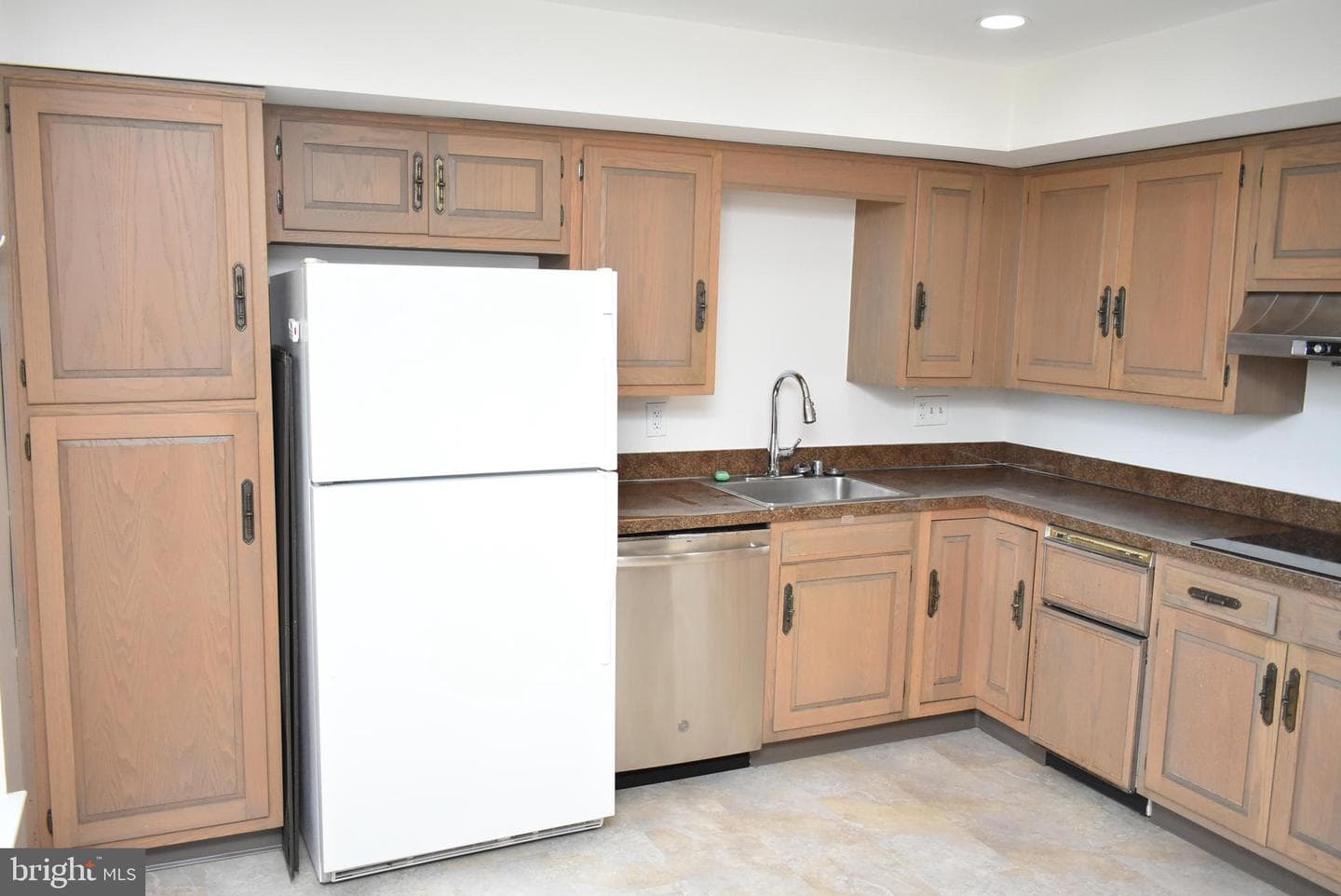 4960 Sentinel Drive #10-406 photo 12