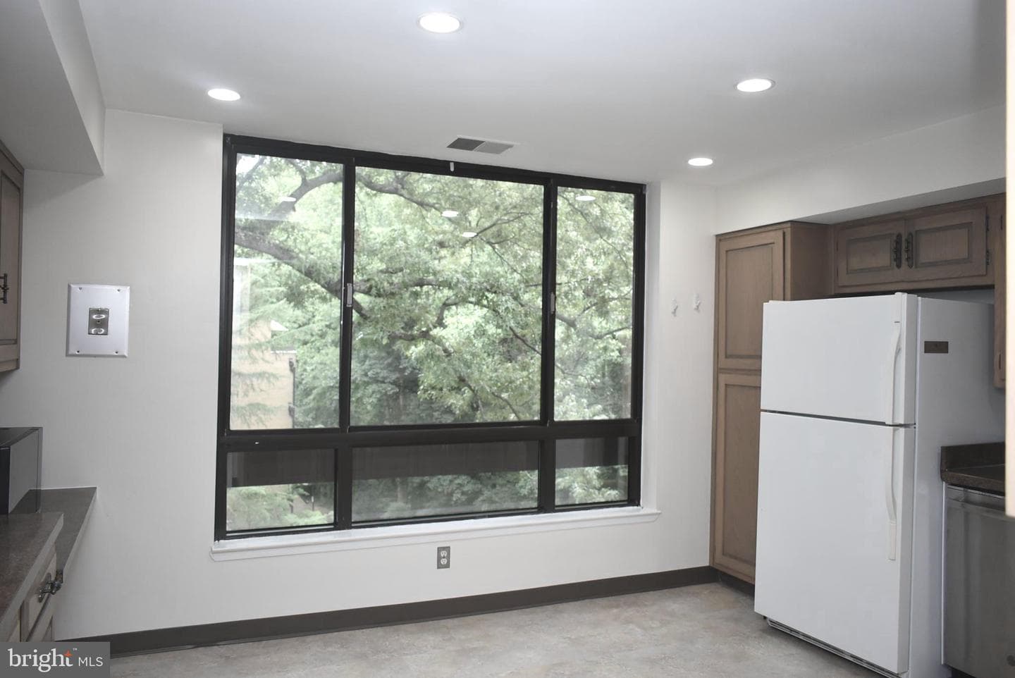 4960 Sentinel Drive #10-406 photo 14