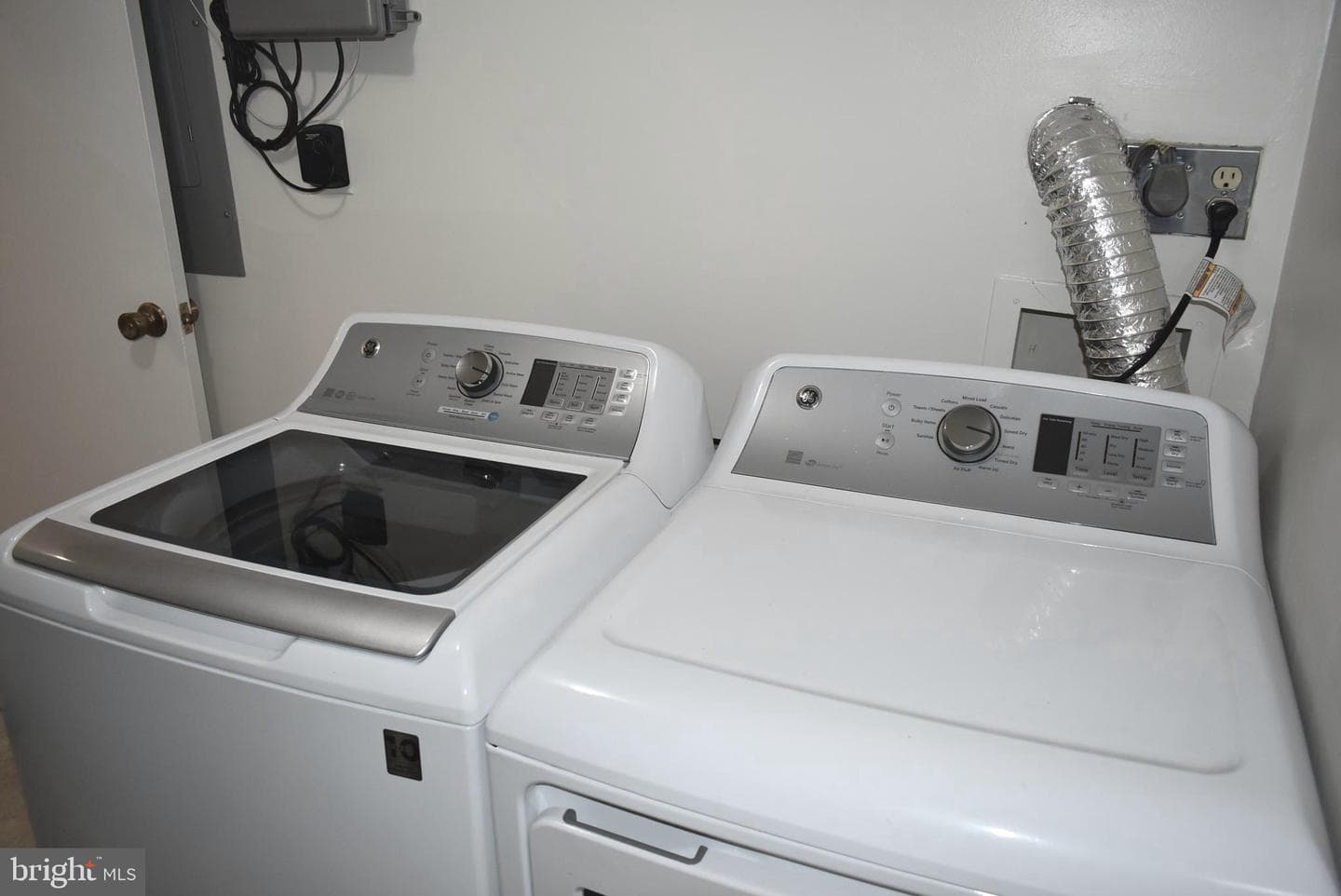4960 Sentinel Drive #10-406 photo 26