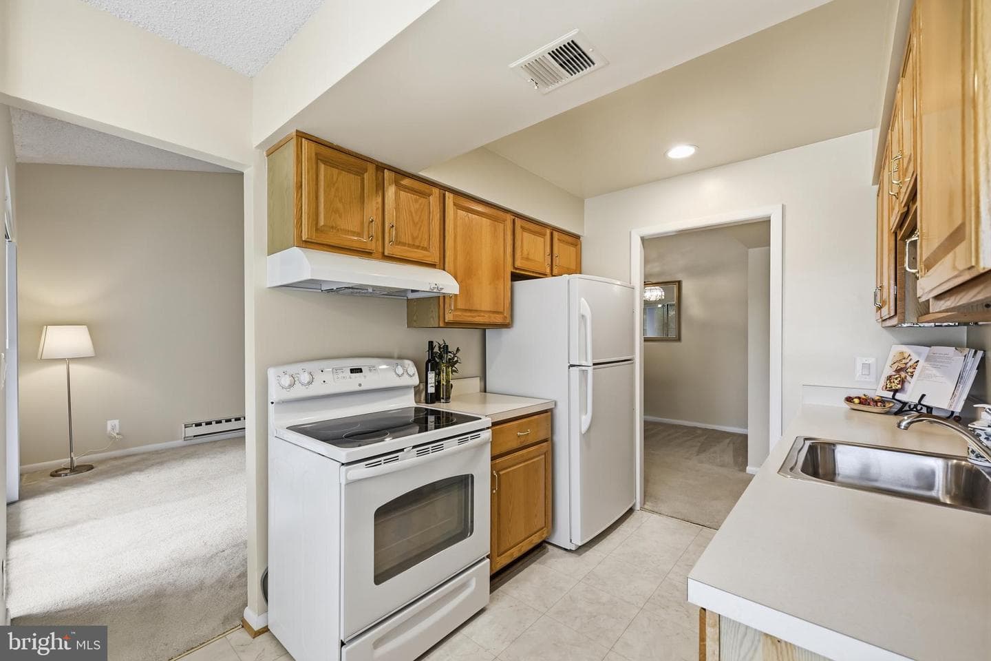 15301 Beaverbrook Court #92-3g photo 8