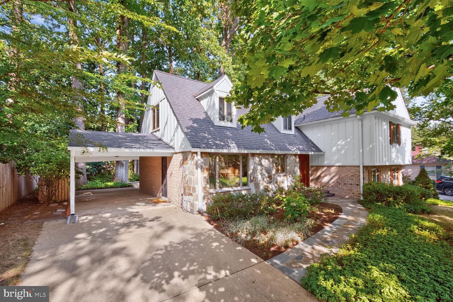 1988 Lancashire Drive photo 50