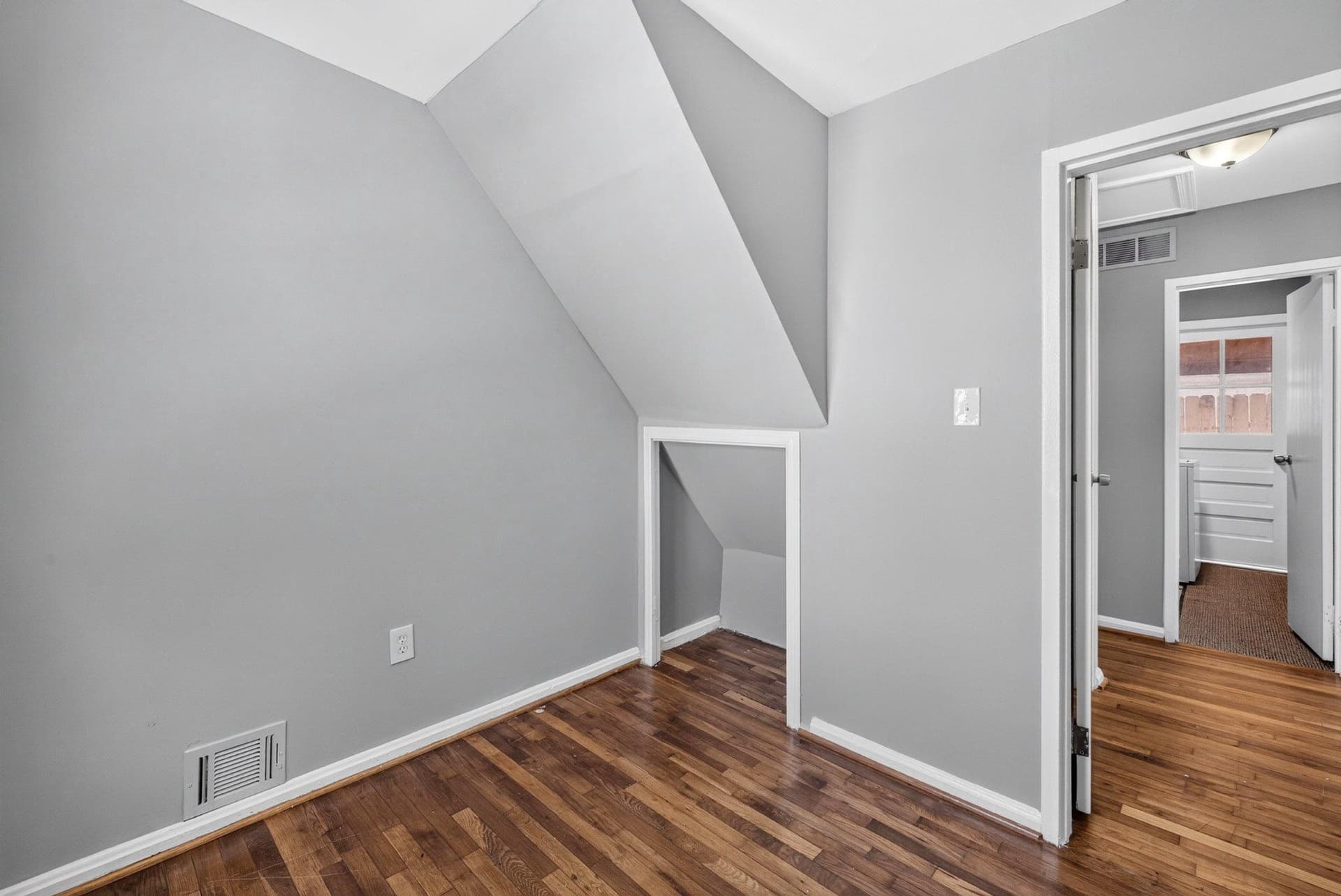 608 Burgundy Drive photo 11