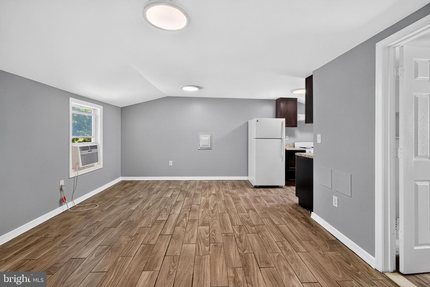 608 Burgundy Drive photo 19