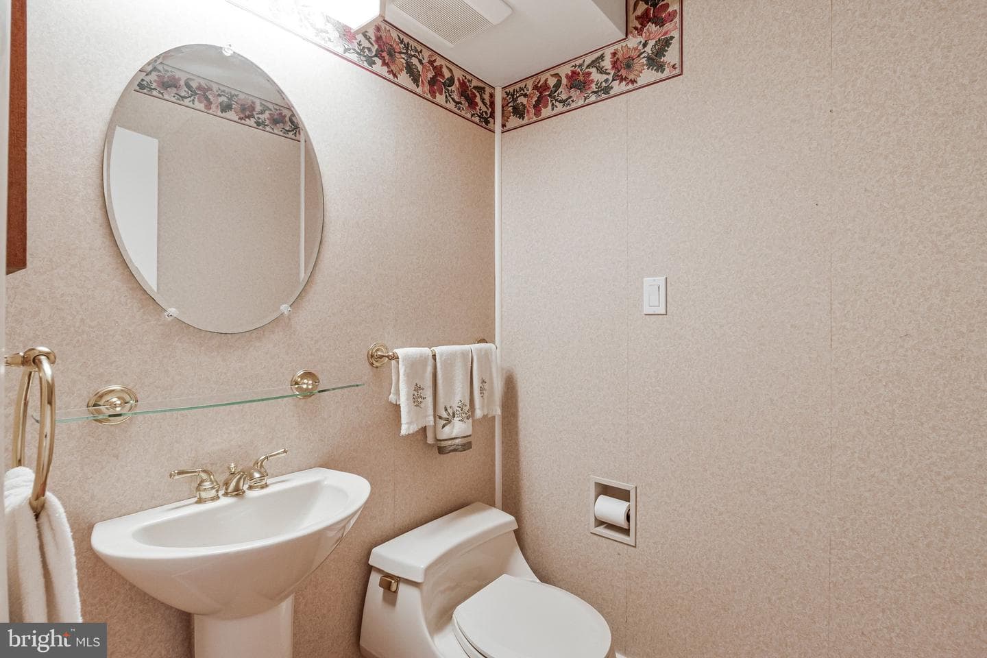 2213 Apple Tree Lane photo 14