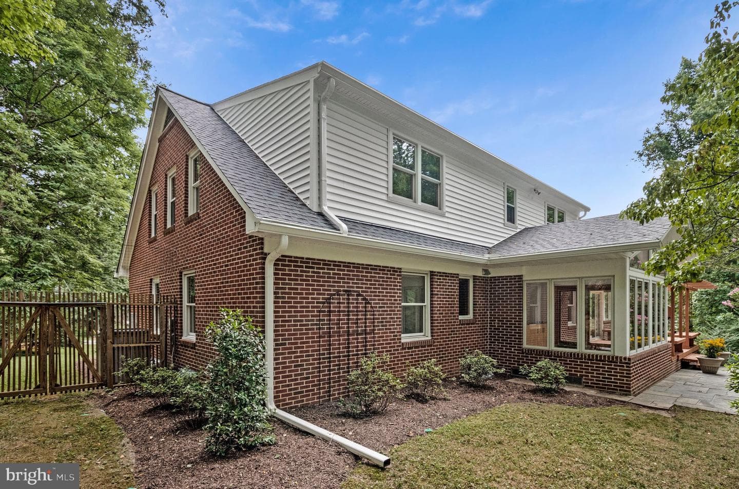 2213 Apple Tree Lane photo 32