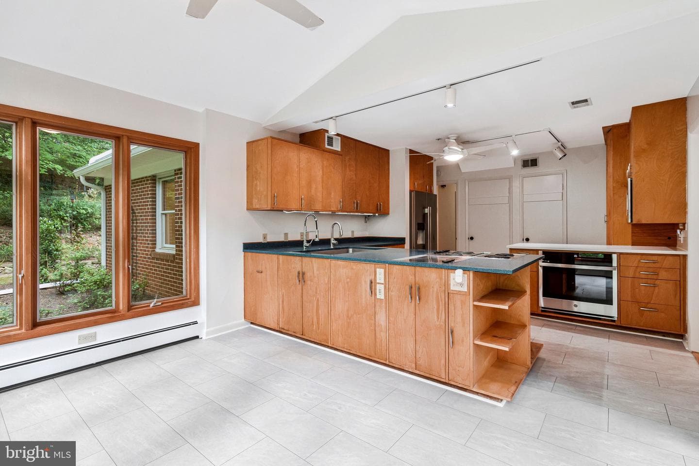 2213 Apple Tree Lane photo 8