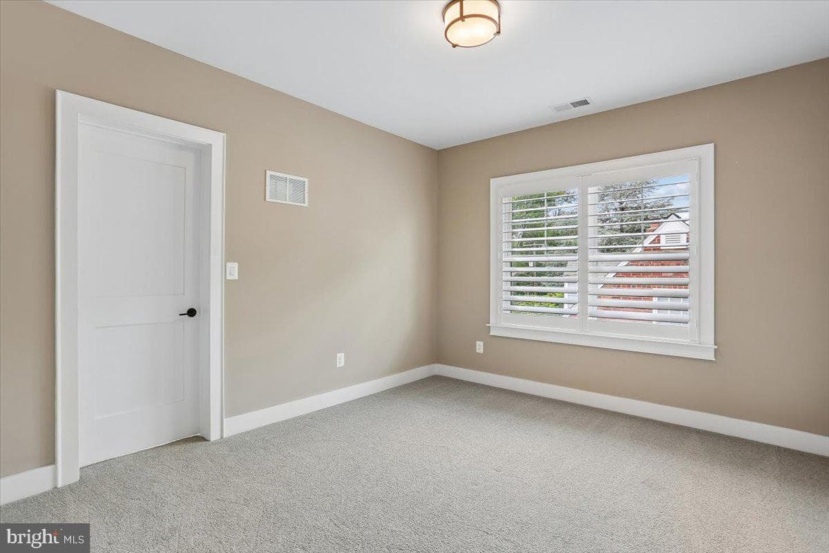 5401 Glenwood Road photo 29