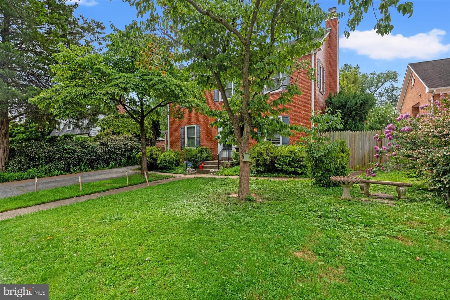 5702 Maiden Lane photo 3