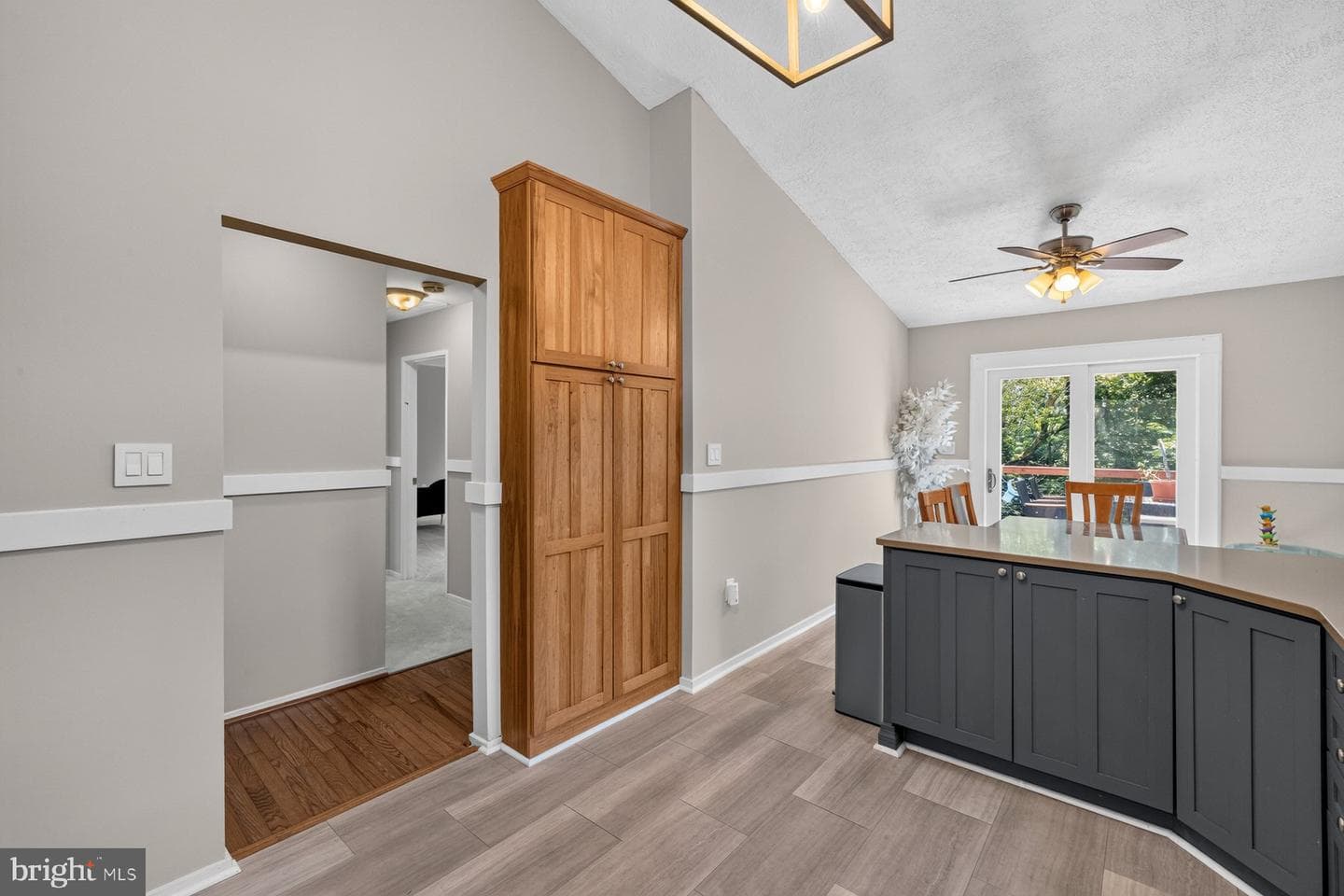 20501 Neerwinder Street photo 11