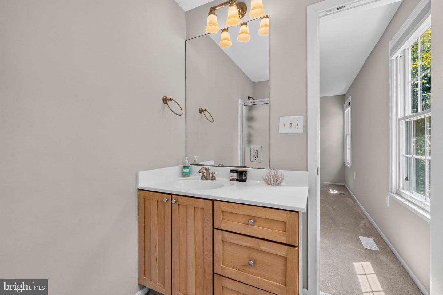 20501 Neerwinder Street photo 22