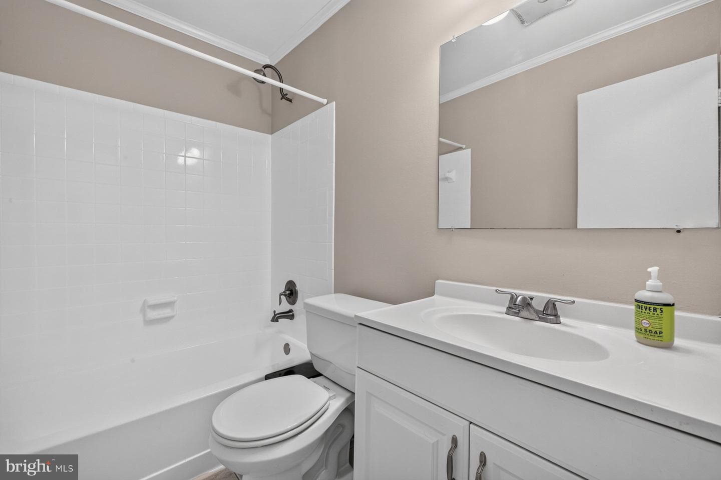 20501 Neerwinder Street photo 26