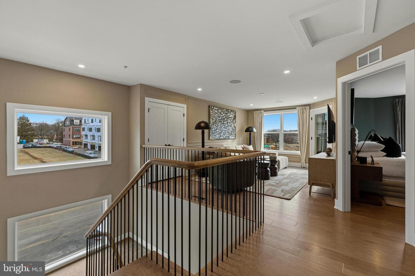 5028 Strathmore Avenue photo 47