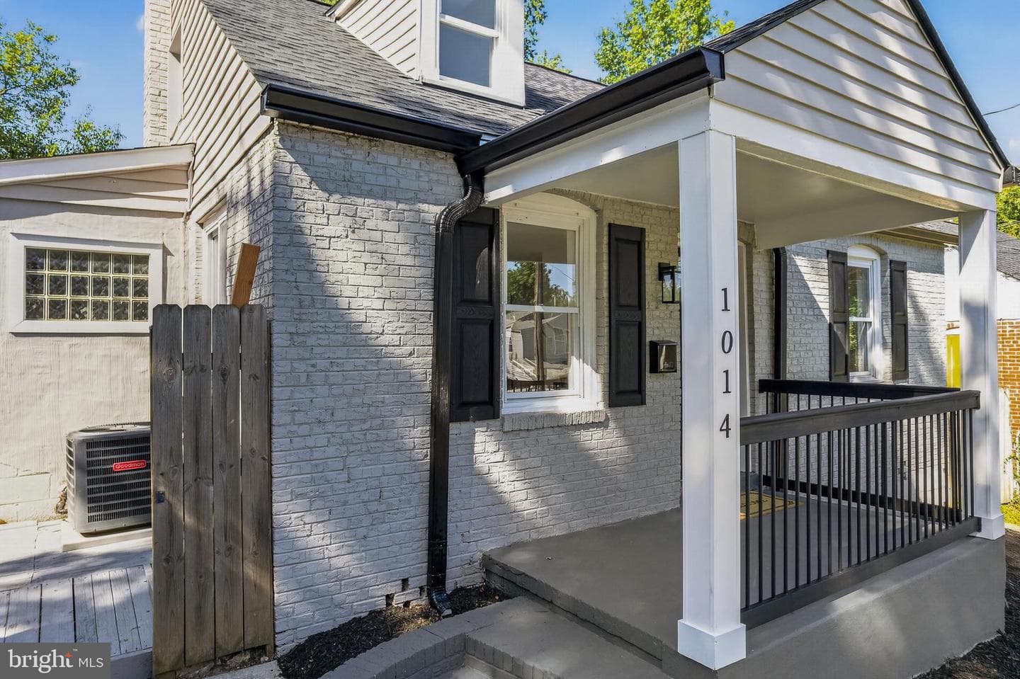 1014 Crawford Drive photo 4