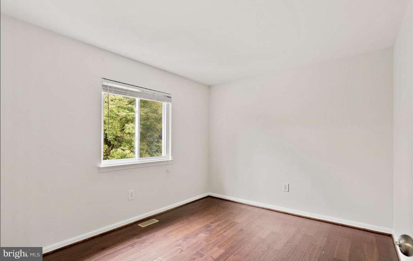 1 McFarlin Court photo 16