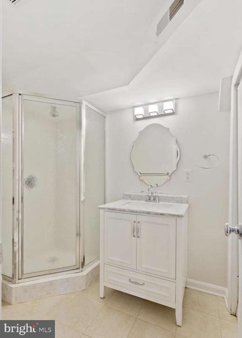 1 McFarlin Court photo 22