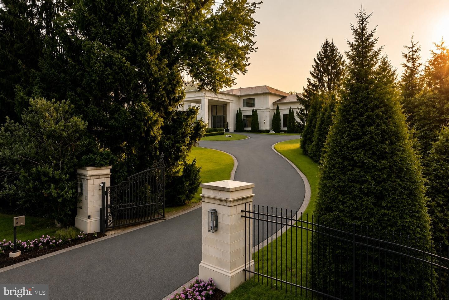 8880 Bradley Boulevard, Bethesda
