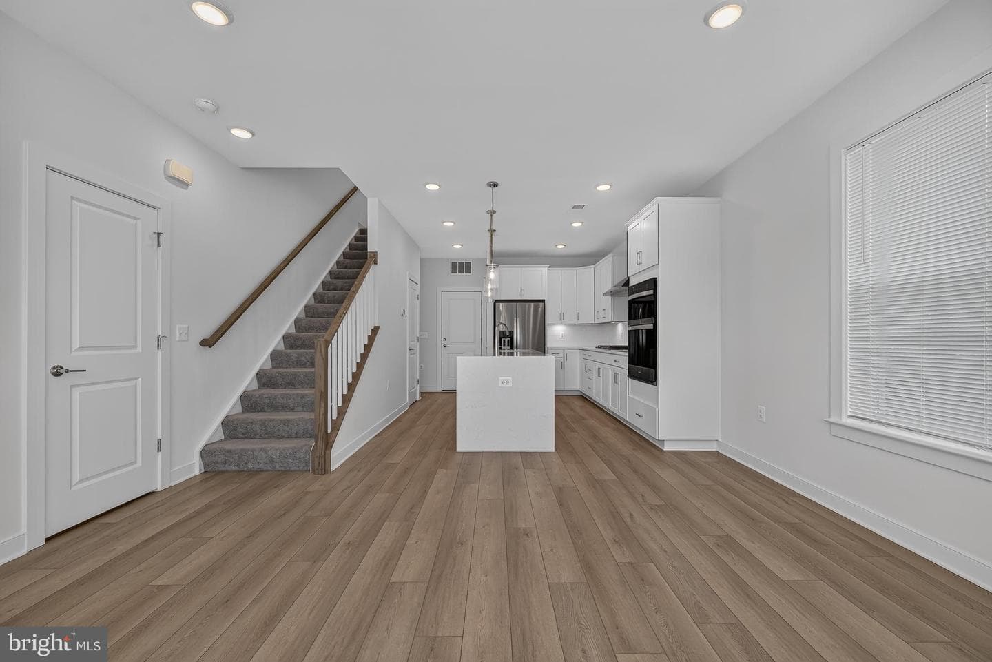 16184 Frederick Road photo 13