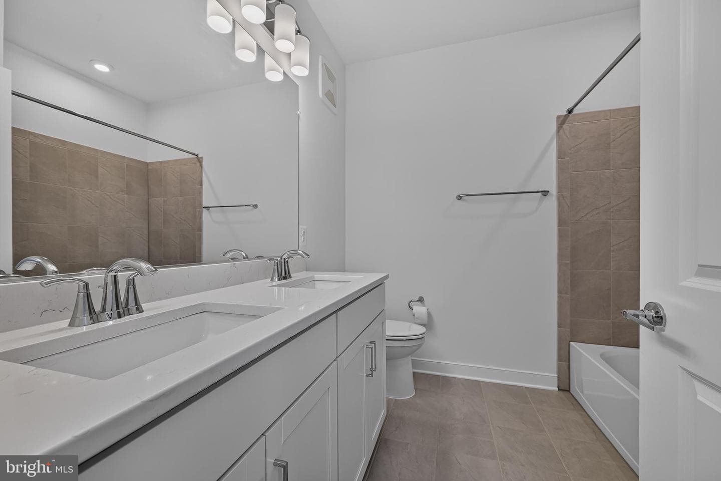 16184 Frederick Road photo 45