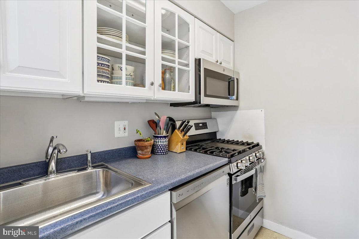 10717 St Paul Street photo 11