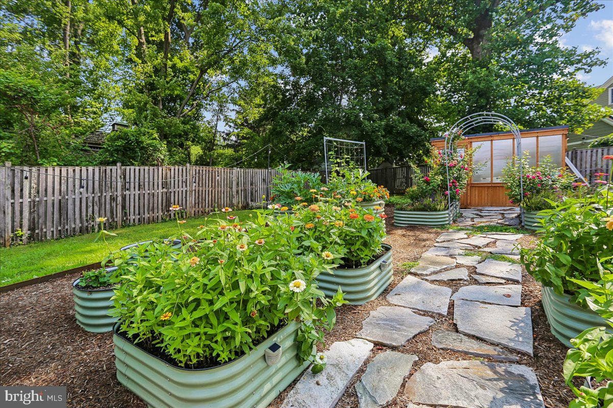 10717 St Paul Street photo 27
