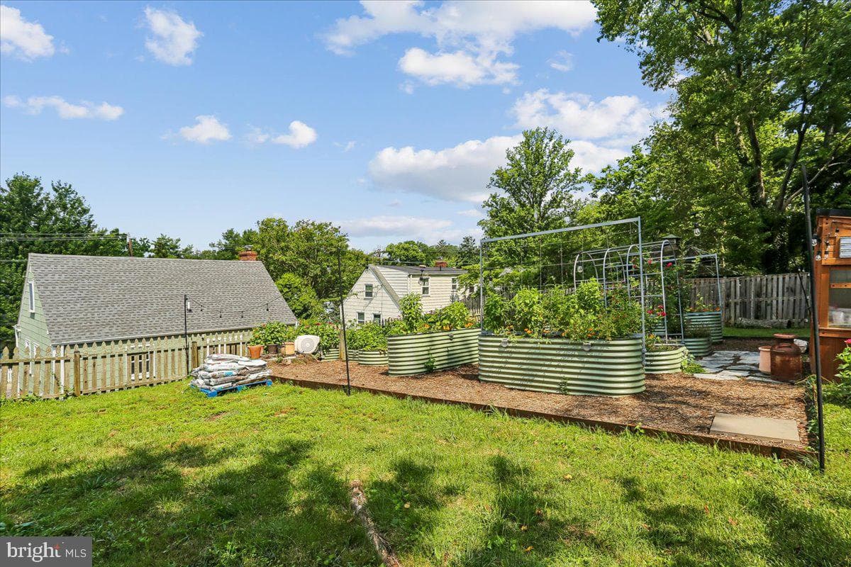 10717 St Paul Street photo 32