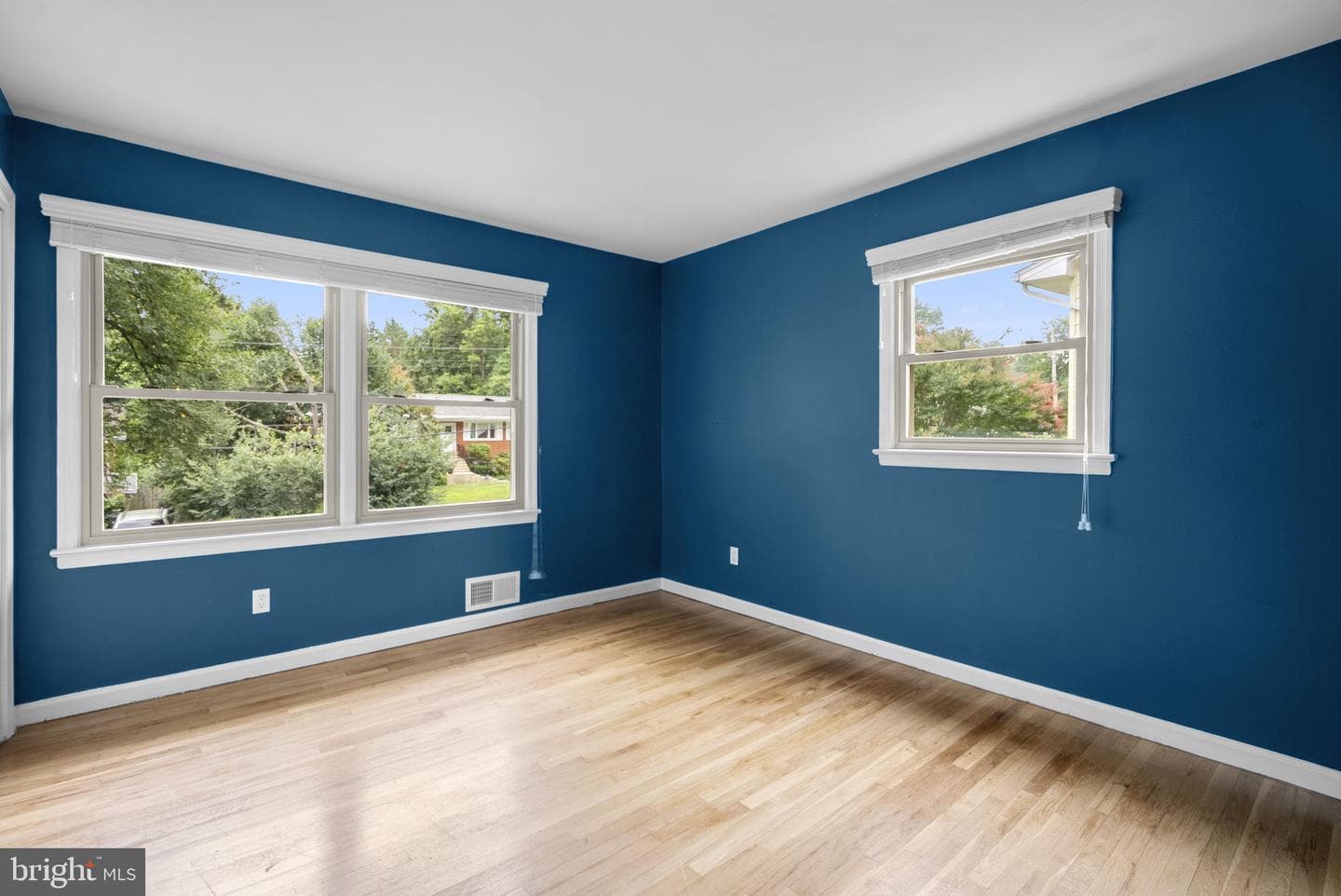 822 Loxford Terrace photo 24