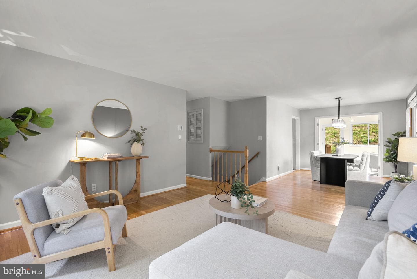 822 Loxford Terrace photo 4