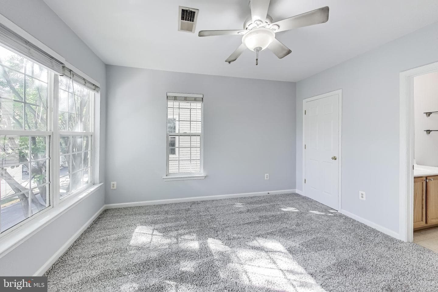 2022 University Boulevard W #11 photo 19