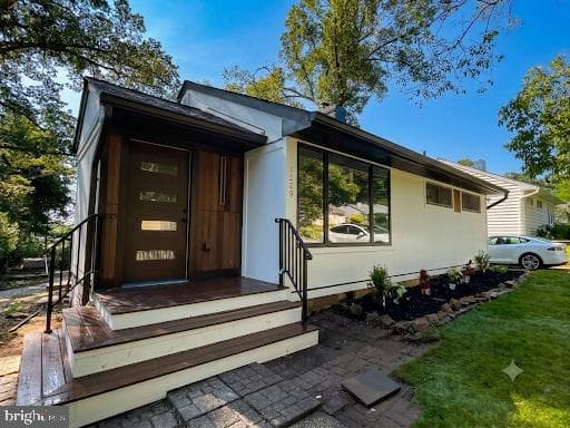 1229 Simmons Drive, Rockville