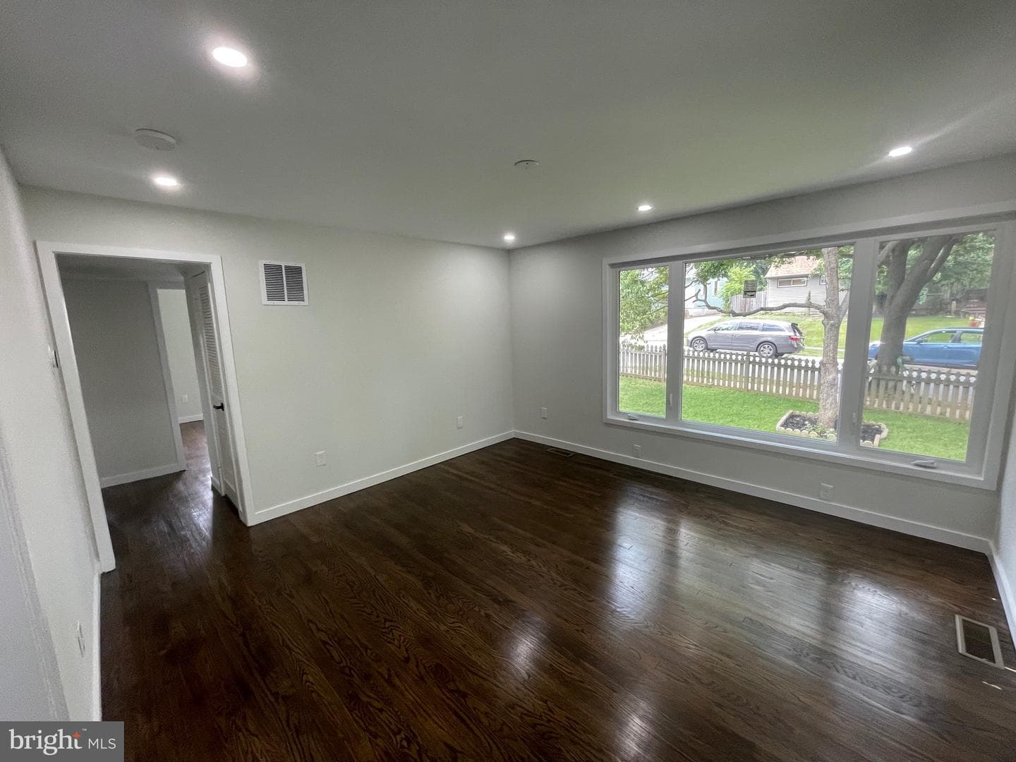 1229 Simmons Drive photo 3
