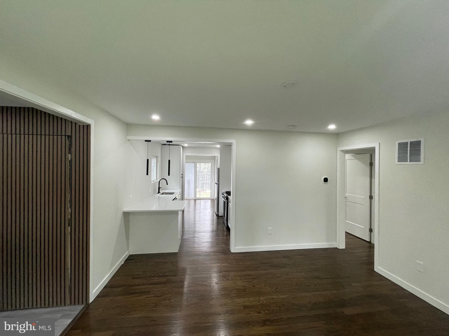 1229 Simmons Drive photo 4