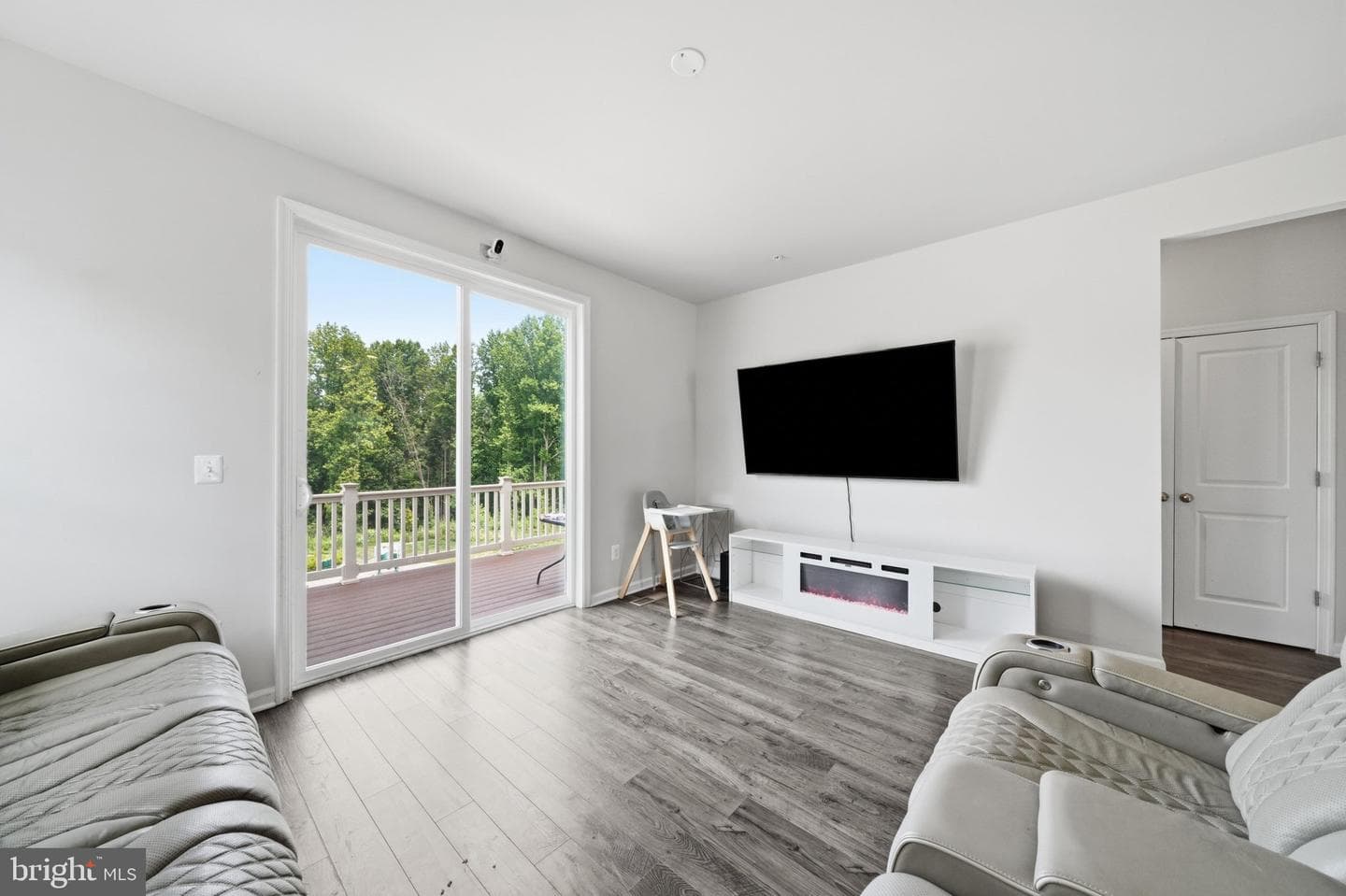 26220 Queens Grove Terrace photo 14