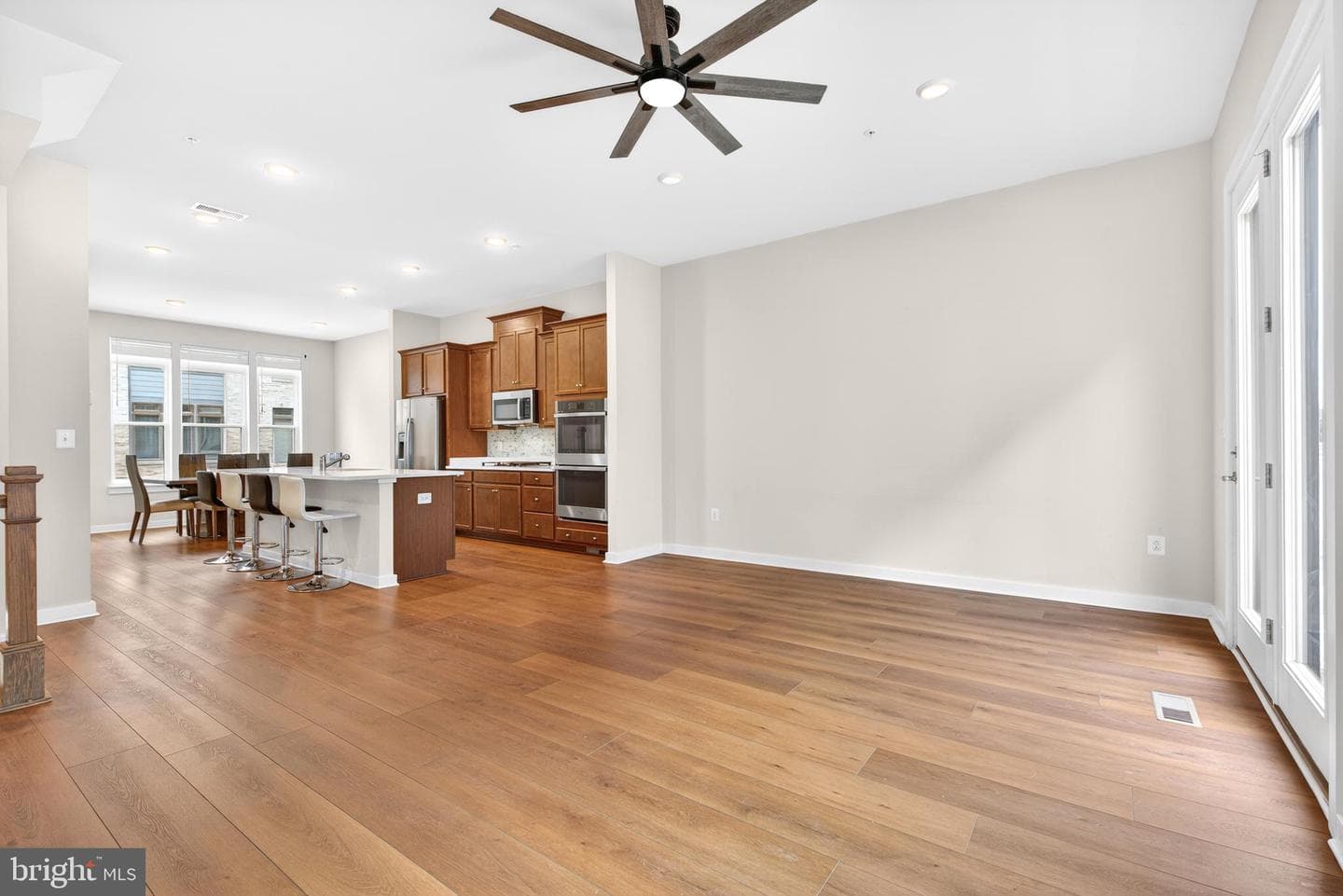 8279 Front Loop photo 14
