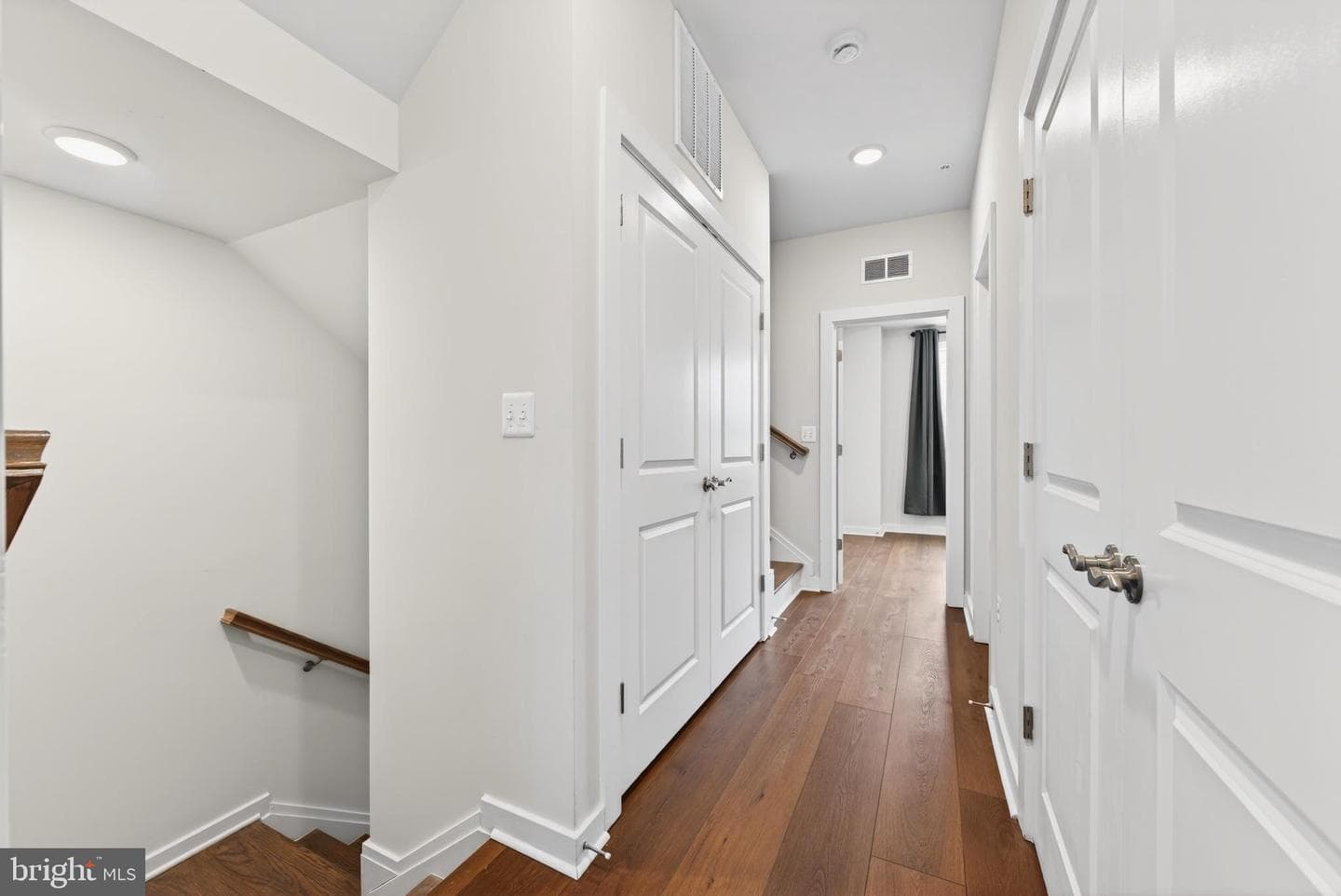 8279 Front Loop photo 17